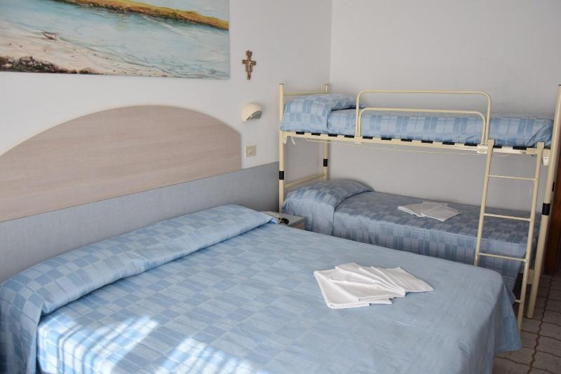Hotel Petite Fleur Alba Adriatica Ngoại thất bức ảnh