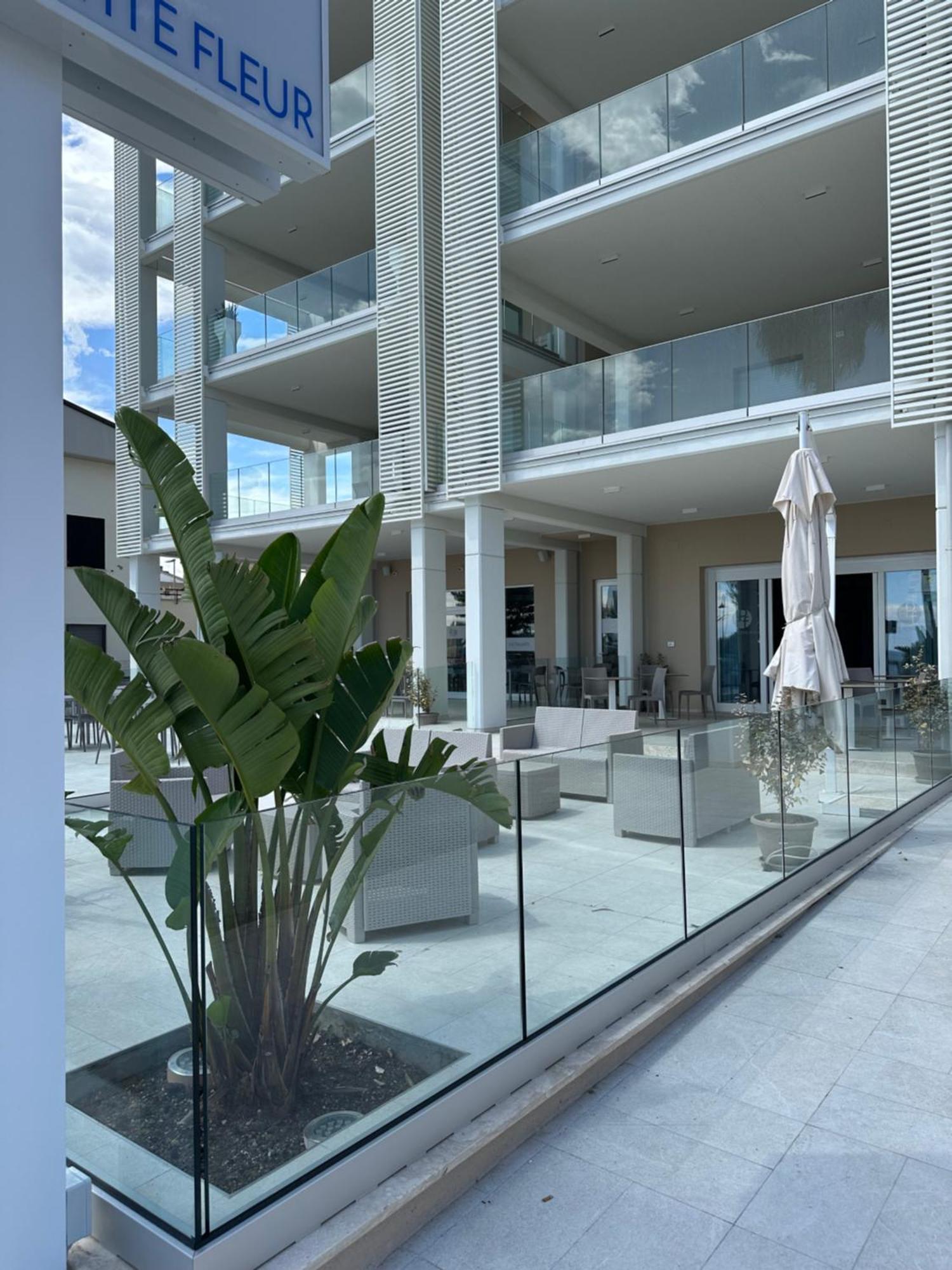 Hotel Petite Fleur Alba Adriatica Ngoại thất bức ảnh