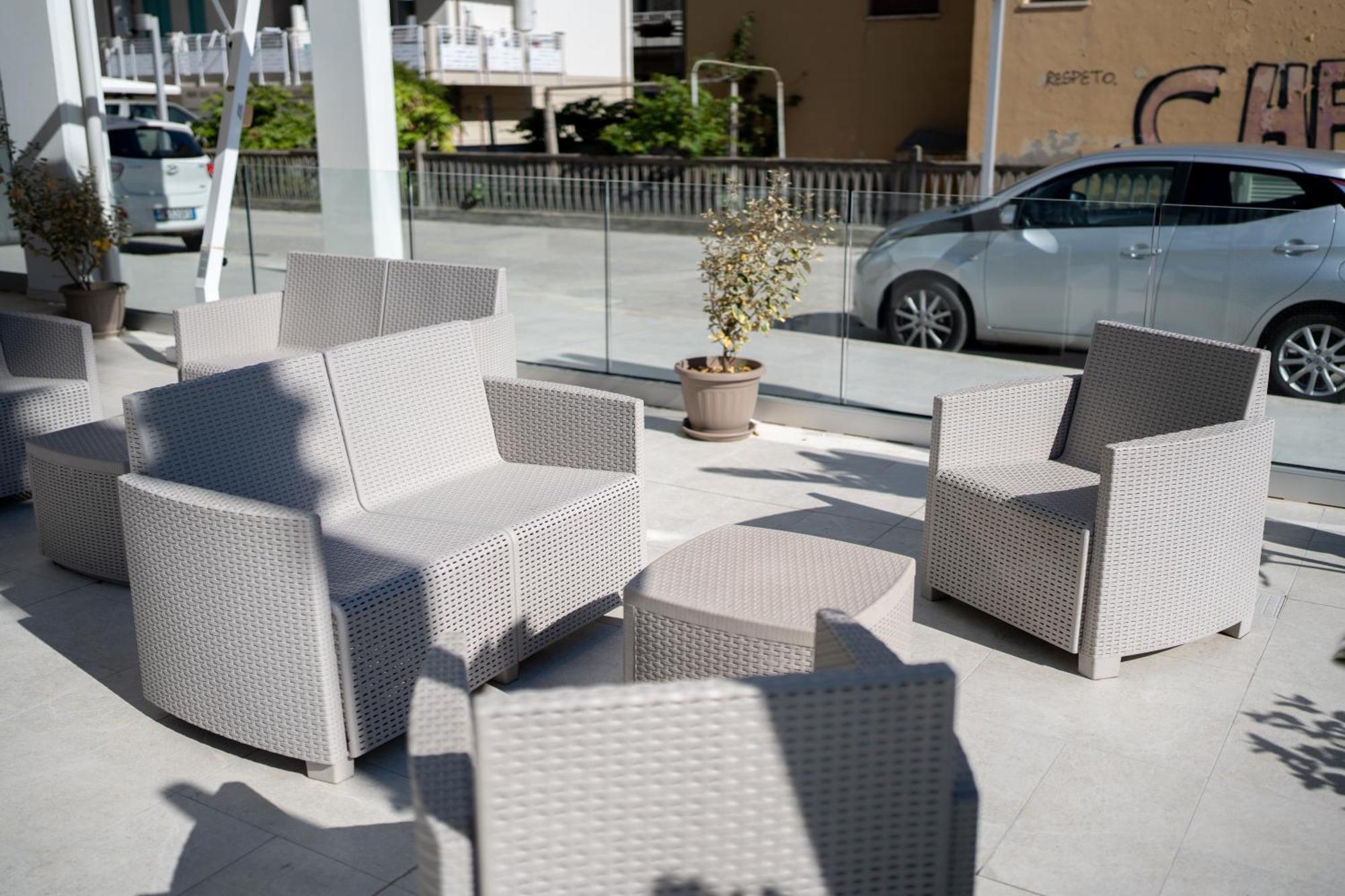 Hotel Petite Fleur Alba Adriatica Ngoại thất bức ảnh